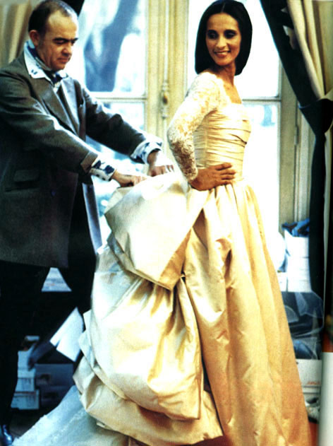 ellewed1x.jpg (74597 bytes)